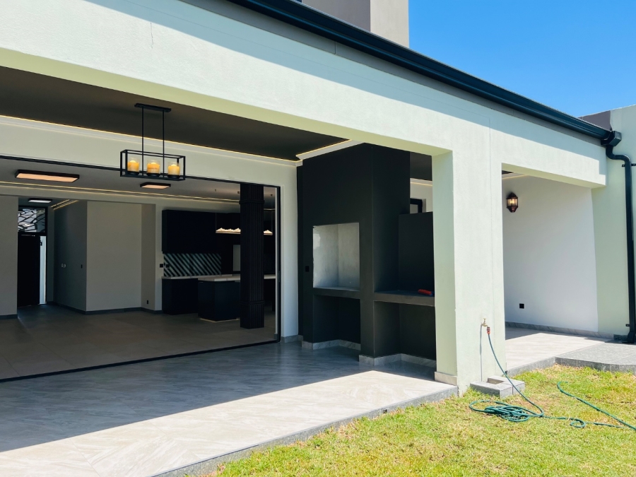 4 Bedroom Property for Sale in Sandown Western Cape